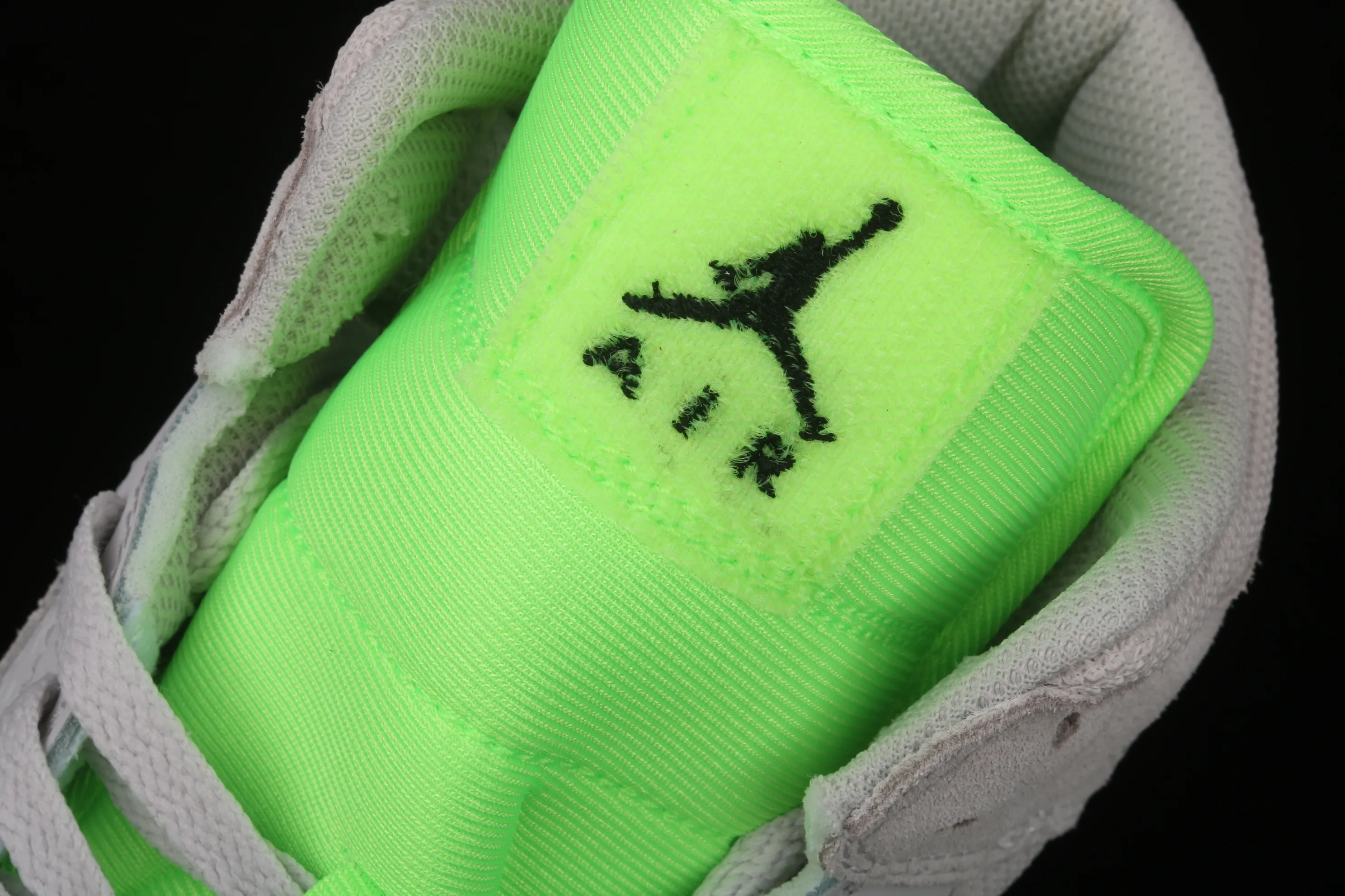 All categories Air Jordan Jordan series basketball shoes Air Jordan 1 Mid Air Jordan 1 Mid AJ1 Joe 1 sea salt fluorescent green CV3018-001